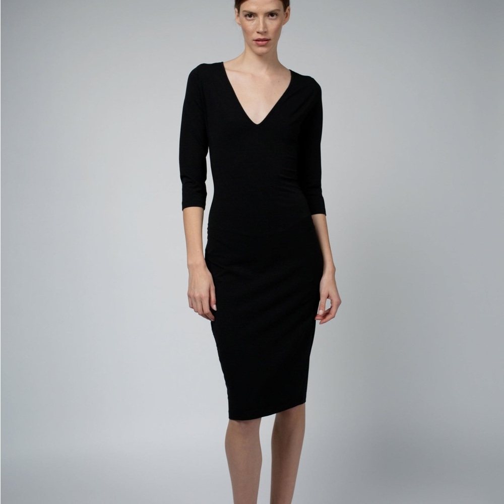 Chic Black V-Neck Midi Dress